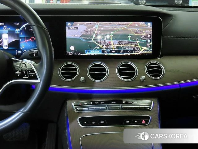 Mercedes-Benz E-Class W213 2022 Белый из Кореи, фото 2