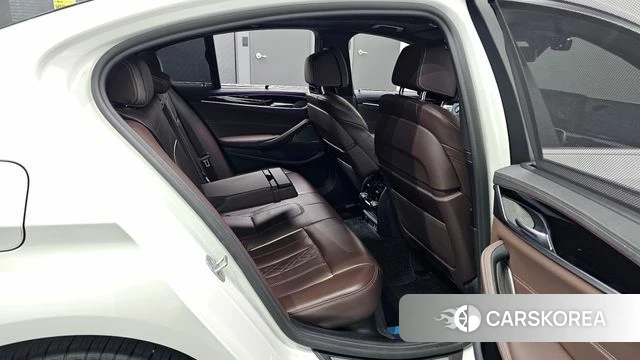 BMW 5 Series (G30) 2022 Белый из Кореи, фото 2