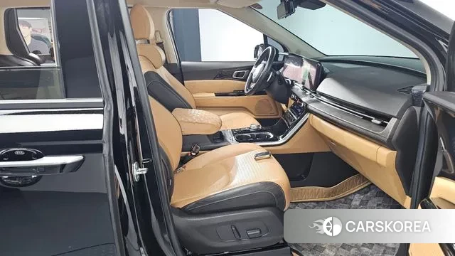 Kia Carnival 4th generation 2023 Черный из Кореи, фото 2