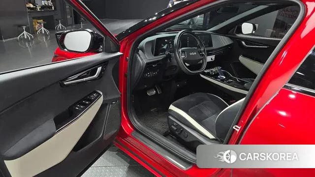 Kia EV6 2021 Красный из Кореи, фото 2