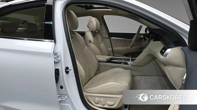 Genesis The New G70 2023 Белый из Кореи, фото 2