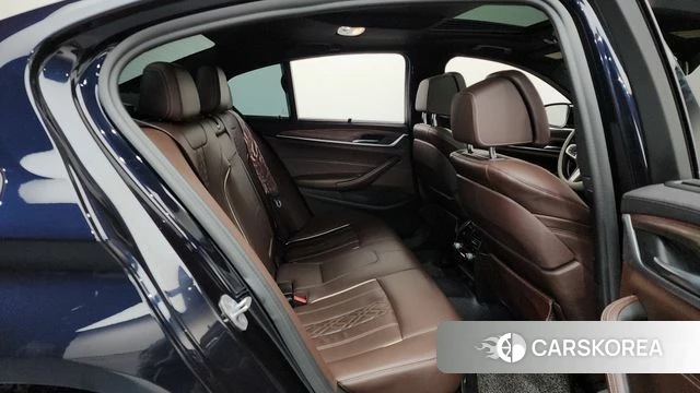 BMW 5 Series (G30) 2019 Черный из Кореи, фото 2