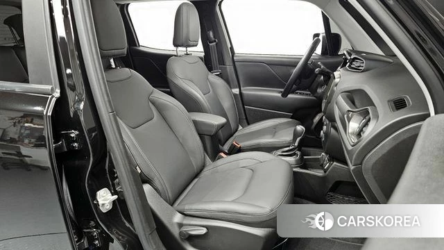 Jeep Renegade 2023 Черный из Кореи, фото 2