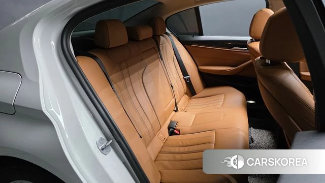 BMW 5 Series (G30) 2020 Белый из Кореи, фото 2