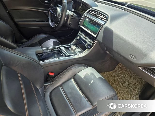 Jaguar XE 2018 Черный из Кореи, фото 2