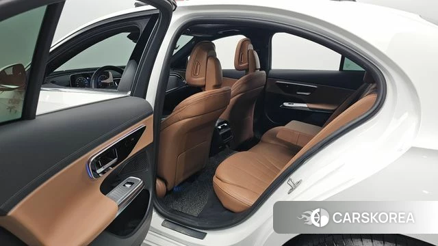 Mercedes-Benz E-Class W214 2024 Белый из Кореи, фото 2