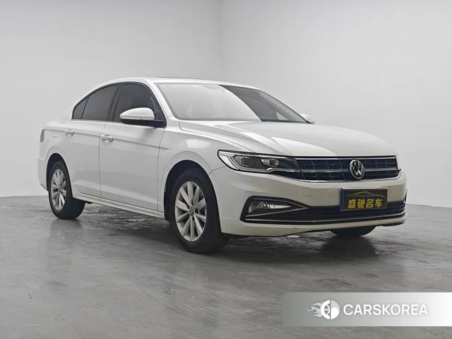 Volkswagen Bora 2021 Белый из Китая, фото 2