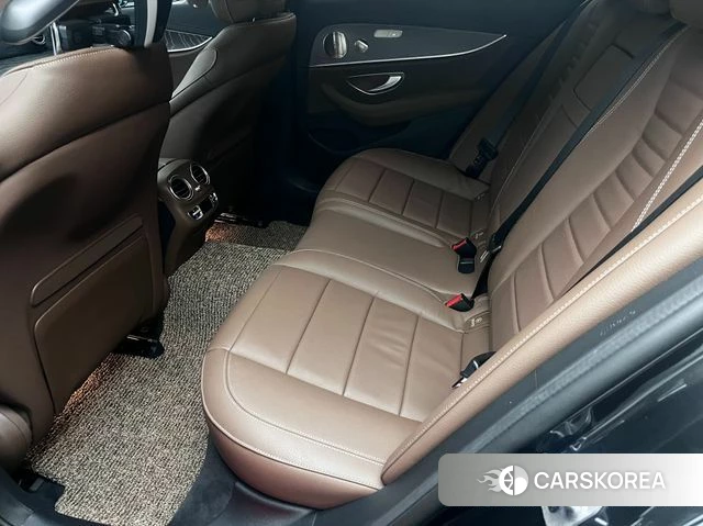 Mercedes-Benz E-Class W213 2023 Серый из Кореи, фото 2