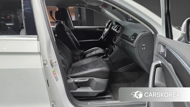 Volkswagen Tiguan second Generation 2020 Белый из Кореи, фото 2