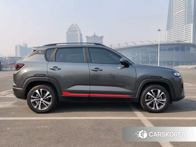 Chang'an CS35 PLUS 2023 Темно-серый из Китая, фото 2