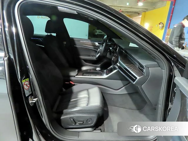 Audi A6 (C8) 2020 Черный из Кореи, фото 2