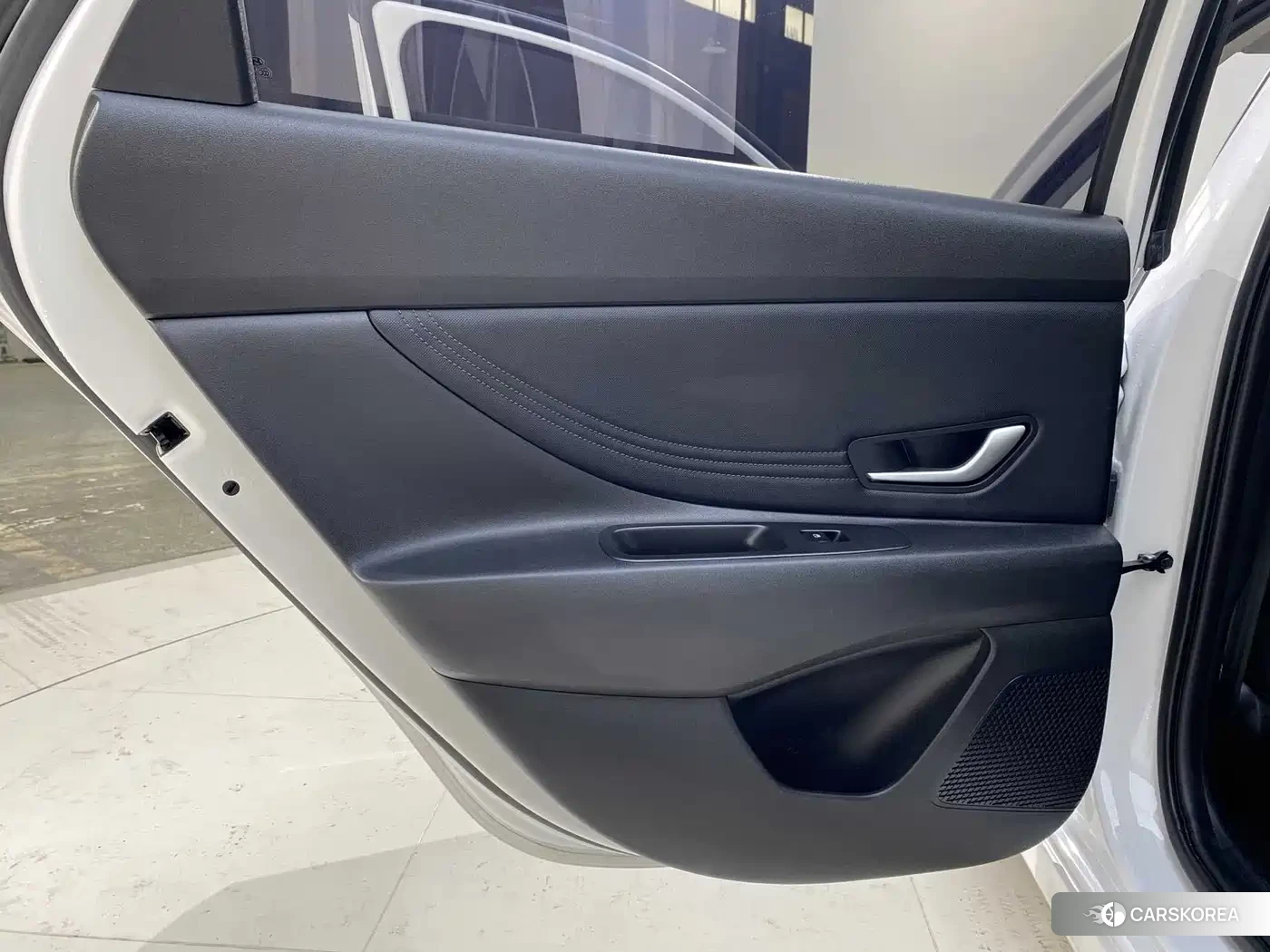 Hyundai Elantra 2023 Белый из Китая, фото 2