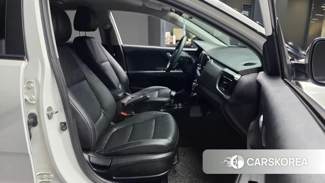 Kia Stonic 2018 Белый из Кореи, фото 2