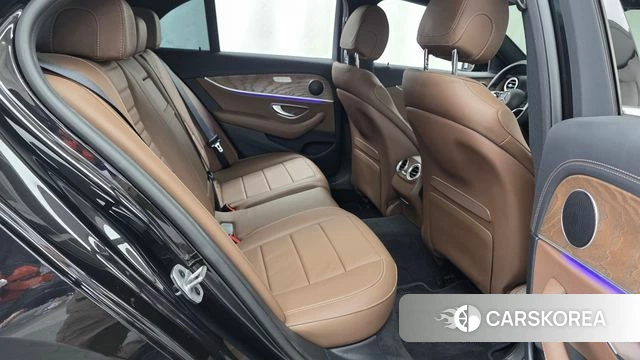 Mercedes-Benz E-Class W213 2021 Черный из Кореи, фото 2