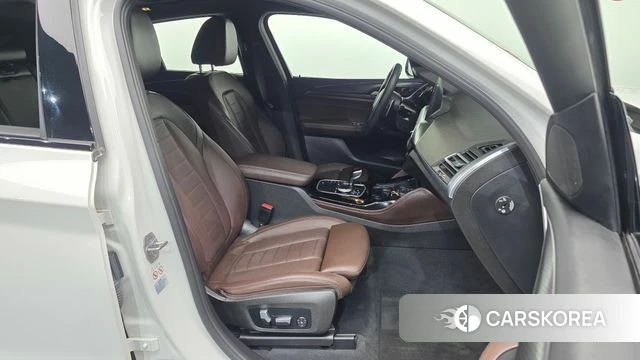 BMW X4 (G02) 2023 Белый из Кореи, фото 2