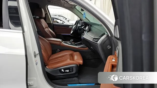 BMW X7 (G07) 2021 Белый из Кореи, фото 2