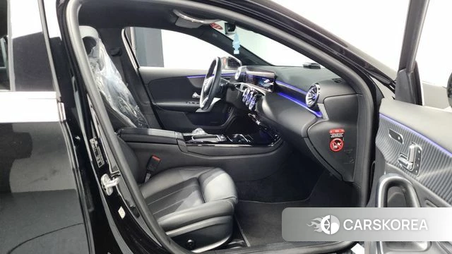 Mercedes-Benz A-Class W177 2024 Черный из Кореи, фото 2