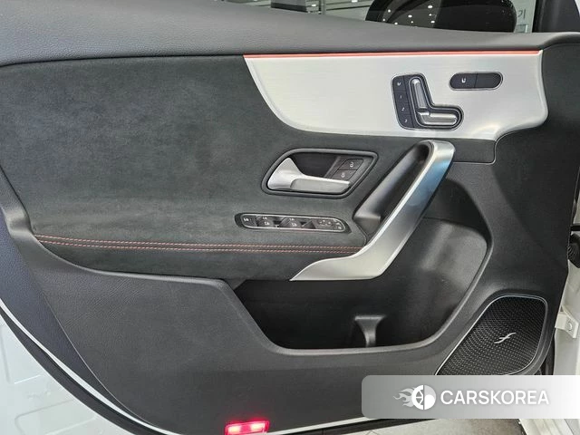 Mercedes-Benz A-Class W177 2025 Белый из Кореи, фото 2
