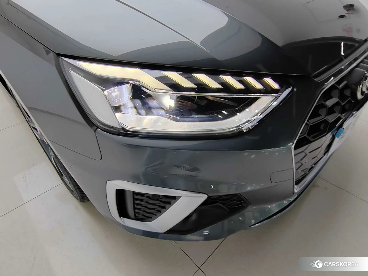 Audi A4L 2021 Темно-серый из Китая, фото 2