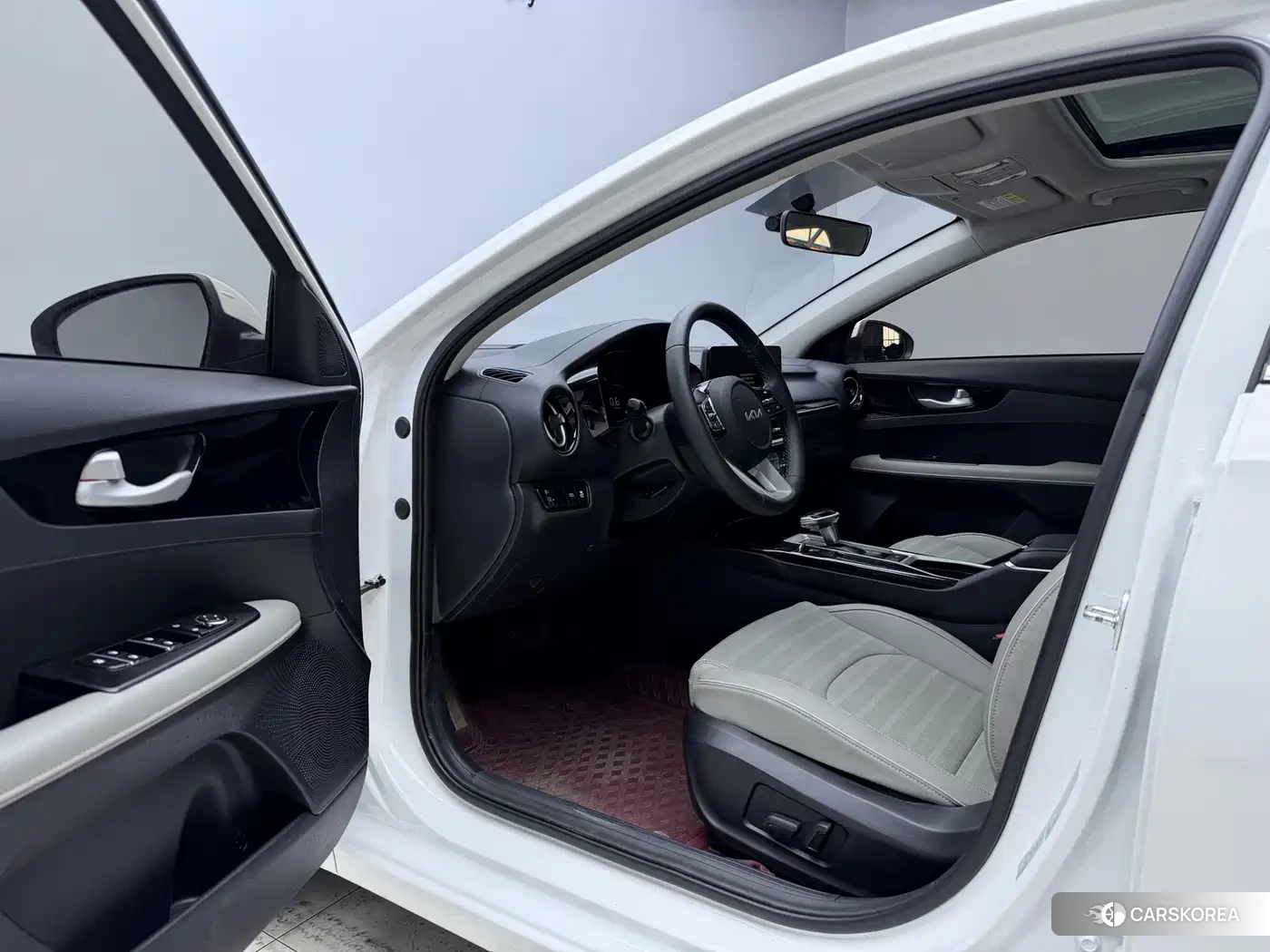 Kia K3 2022 Белый из Китая, фото 2