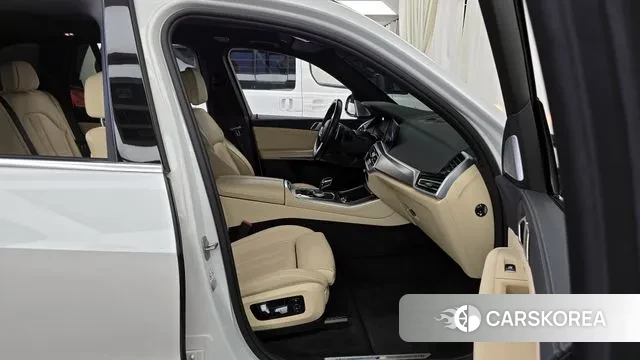 BMW X5 (G05) 2021 Белый из Кореи, фото 2