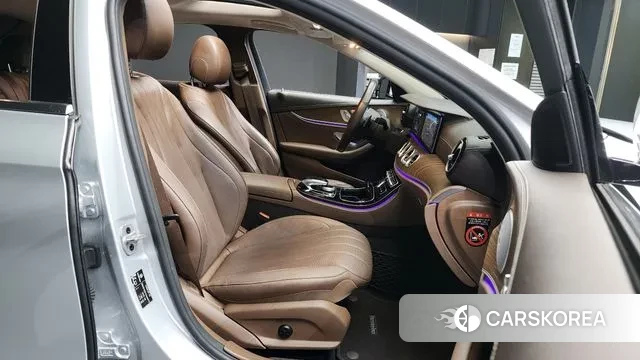 Mercedes-Benz E-Class W213 2019 Серебряный из Кореи, фото 2
