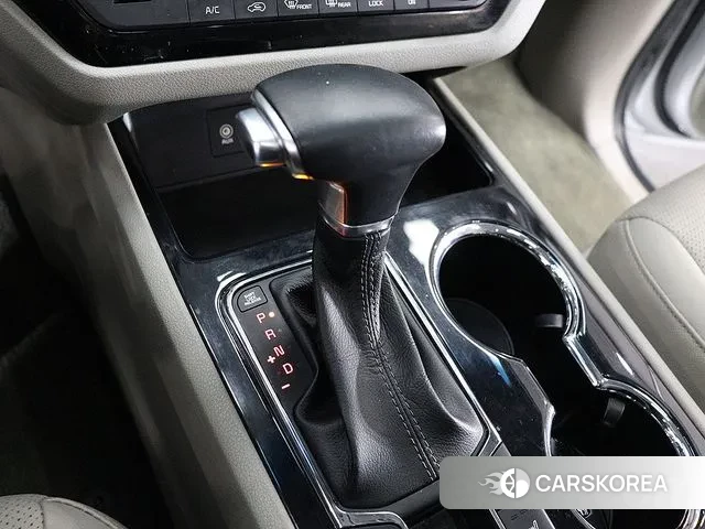 Kia The New Carnival 2018 Серебряный из Кореи, фото 2