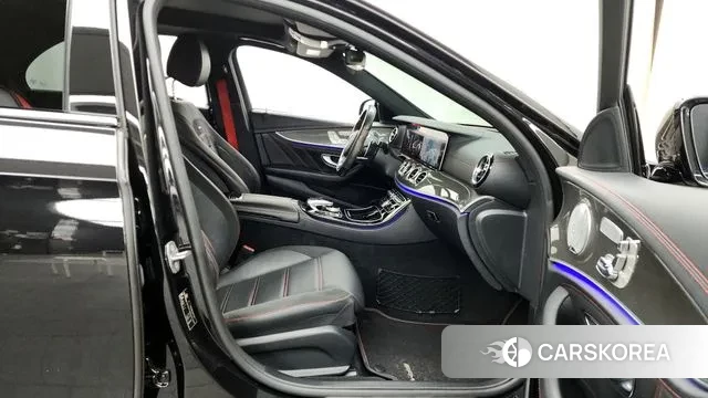 Mercedes-Benz E-Class W213 2018 Черный из Кореи, фото 2