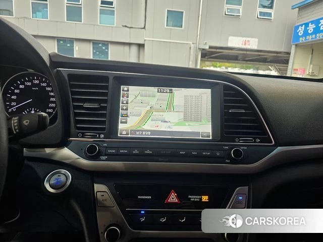 Hyundai Avante AD 2018 Белый из Кореи, фото 2
