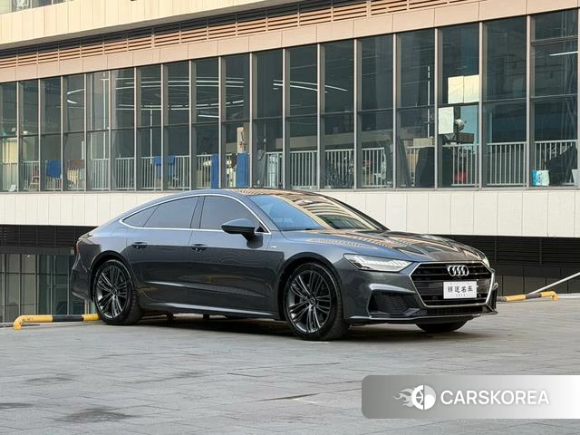 Audi A7 2023 Темно-серый из Китая, фото 2