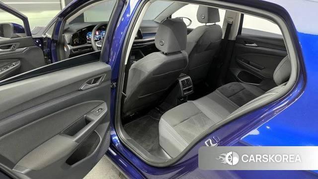 Volkswagen Golf 8th Generation 2022 Синий из Кореи, фото 2