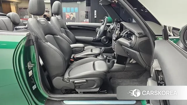 Mini Cooper Convertible 2020 Зеленый из Кореи, фото 2