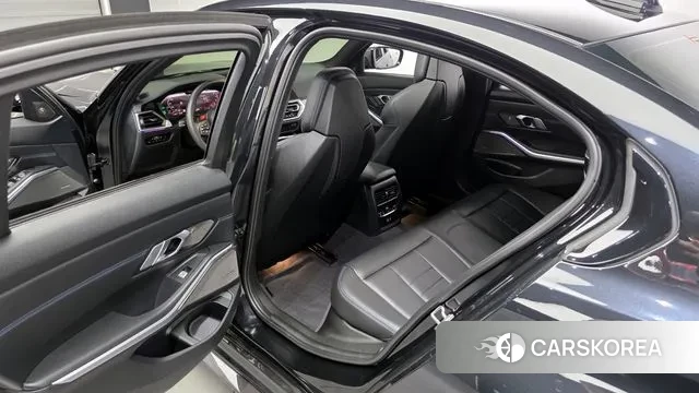 BMW 3 Series (G20) 2022 Черный из Кореи, фото 2