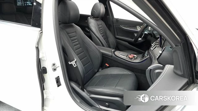 Mercedes-Benz E-Class W213 2022 Белый из Кореи, фото 2