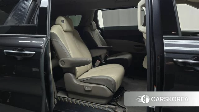 Kia Carnival 4th generation 2021 Серый из Кореи, фото 2