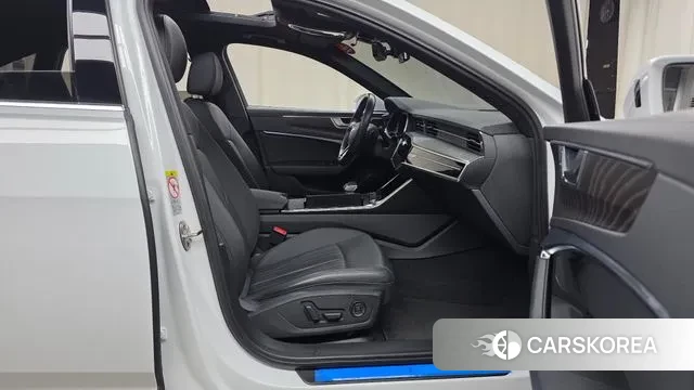 Audi A6 (C8) 2021 Белый из Кореи, фото 2