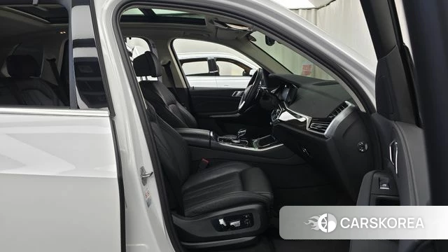 BMW X5 (G05) 2022 Белый из Кореи, фото 2