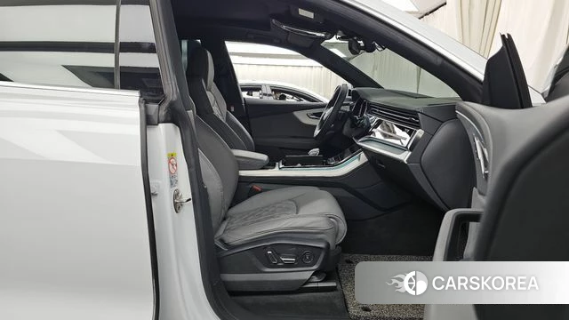 Audi Q8 (4M) 2021 Белый из Кореи, фото 2
