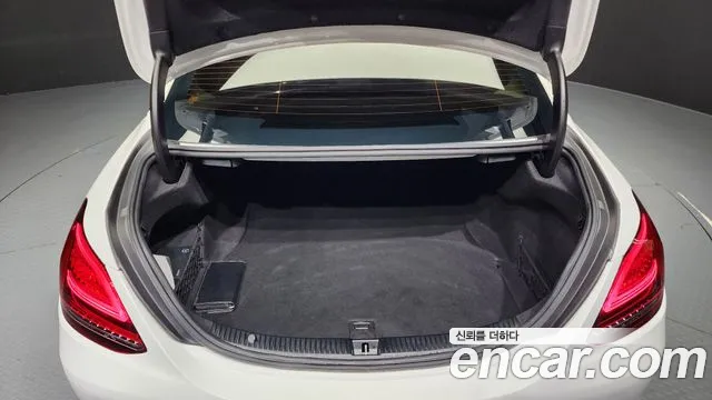 Mercedes-Benz C-Class W205 2019 Белый из Кореи, фото 2