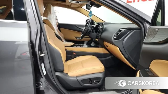 Lexus NX350h Second generation 2023 Серый из Кореи, фото 2