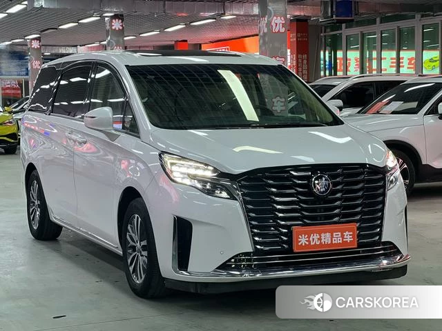 Buick GL8 2023 Белый из Китая, фото 2
