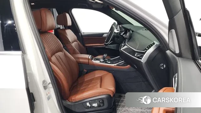 BMW X7 (G07) 2021 Белый из Кореи, фото 2