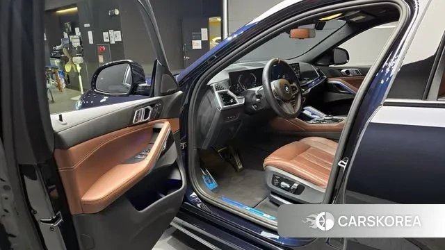 BMW X6 (G06) 2023 Черный из Кореи, фото 2