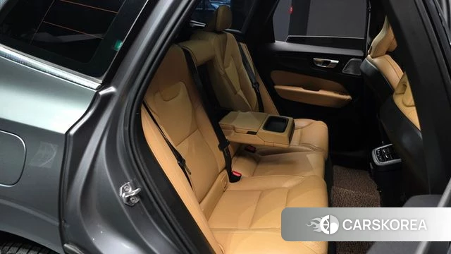 Volvo XC60 second Generation 2019 Серый из Кореи, фото 2