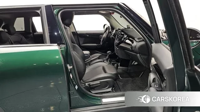 Mini Cooper D 2018 Зеленый из Кореи, фото 2