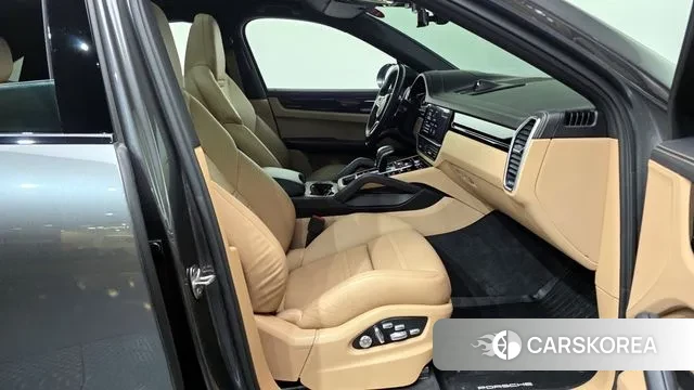 Porsche Cayenne (PO536) 2020 Серый из Кореи, фото 2