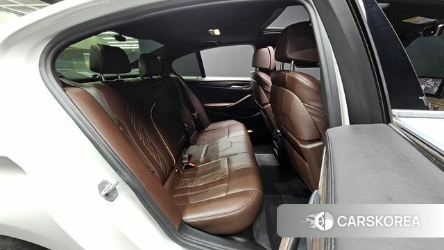 BMW 5 Series (G30) 2020 Белый из Кореи, фото 2