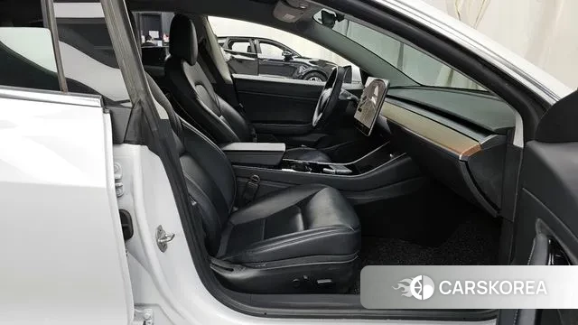 Tesla Model 3 2020 Белый из Кореи, фото 2