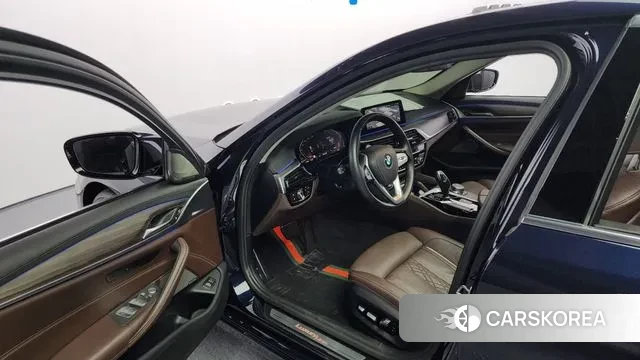 BMW 5 Series (G30) id 3248371 из Кореи 2