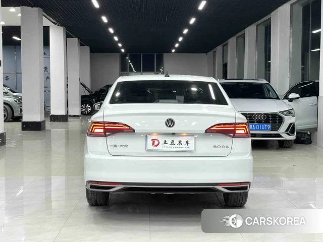 Volkswagen Bora 2022 Белый из Китая, фото 2